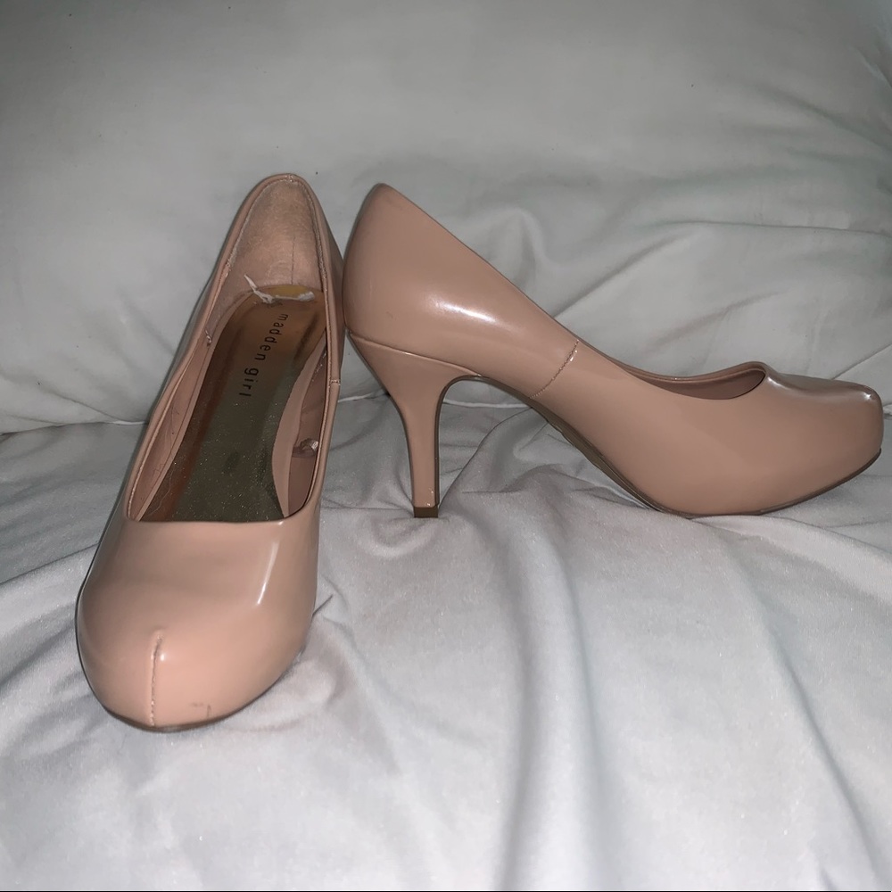Lightly worn - Nude heels with platform